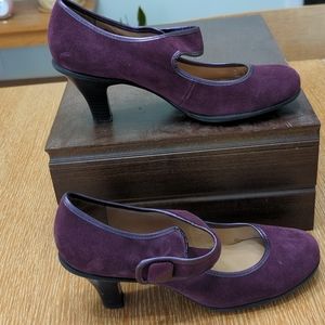 Croft and Barrow leather heels Size 9.5 in burgundy